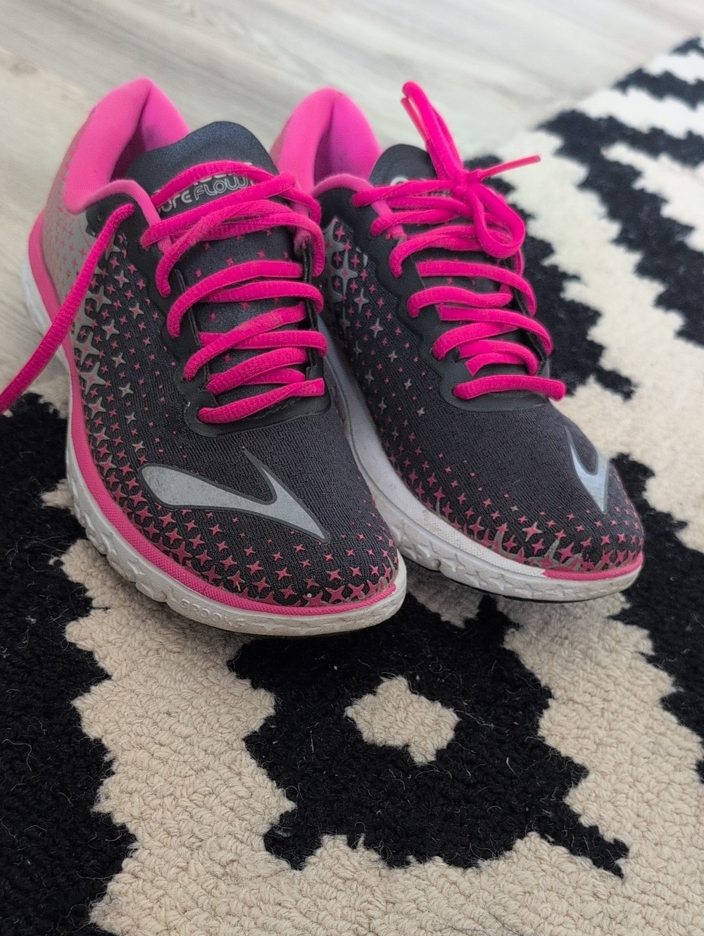 Women's Gray & Pink Running Sneakers - Brand: Brookes Pure Flow 5